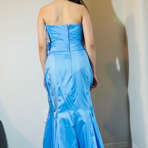New Mori Lee Party Dress With Tag with a long elegant skirt Ligh Blue - Picture 3 of 4